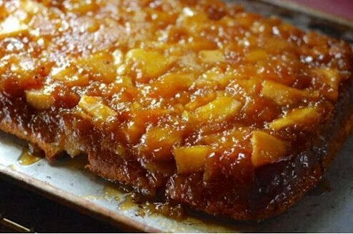 THE BEST PINEAPPLE UPSIDE-DOWN CAKE