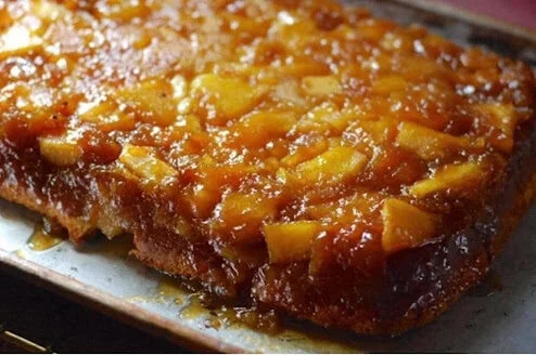 THE BEST PINEAPPLE UPSIDE-DOWN CAKE