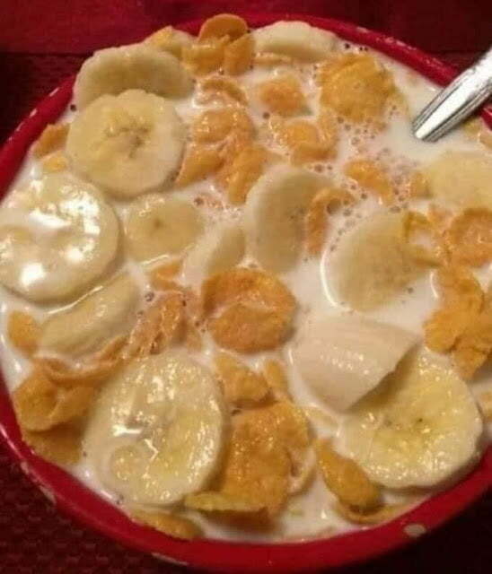 CORN FLAKES WITH BANANAS,