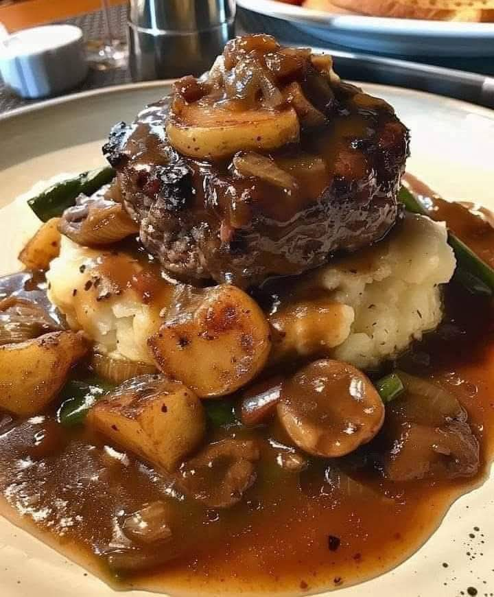 Old Fashioned Salisbury Steak - glassika